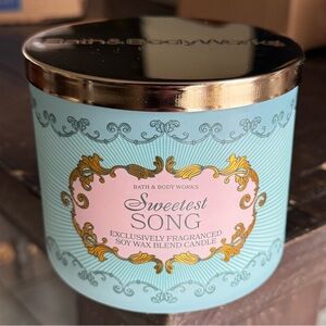 NWT Bath and body Works Sweetest Song 🎵 Soy wax blend candle